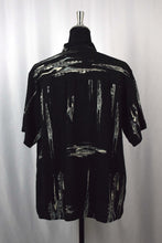 Load image into Gallery viewer, Abstract Print Shirt