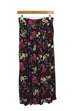 Load image into Gallery viewer, Floral Print Skirt