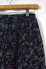 Load image into Gallery viewer, Floral Print Skirt