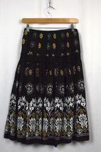 Load image into Gallery viewer, Reworked Floral Print Skirt