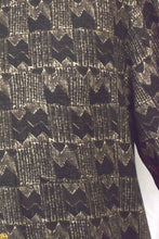 Load image into Gallery viewer, Abstract Print Shirt