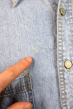 Load image into Gallery viewer, Levis Brand Denim Shirt
