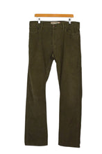 Load image into Gallery viewer, Levi's Brand Corduroy Pants