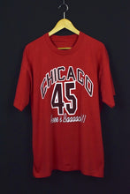 Load image into Gallery viewer, 90s Michael Jordan Chicago Bulls NBA T-Shirt