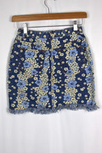 Load image into Gallery viewer, Denim Floral Print Skirt