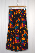 Load image into Gallery viewer, Vibrant Floral Print Skirt