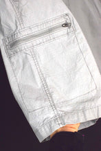 Load image into Gallery viewer, Levi's Brand Cargo Shorts