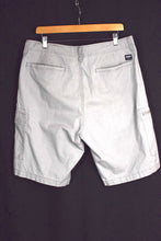Load image into Gallery viewer, Levi's Brand Cargo Shorts
