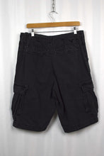 Load image into Gallery viewer, American Eagle Brand Cargo Shorts