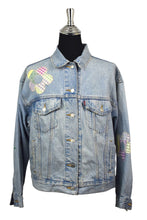Load image into Gallery viewer, Ladies Levi's Brand Flowers Denim Jacket