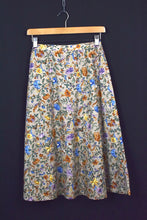 Load image into Gallery viewer, Floral Print Skirt