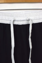 Load image into Gallery viewer, Nike Brand Sports Shorts