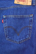 Load image into Gallery viewer, Levi Strauss Brand 501 Jeans