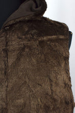 Load image into Gallery viewer, Reversible Brown Faux Fur Vest
