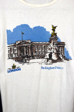 Load image into Gallery viewer, 80s/90s London Buckingham Palace Print T-shirt