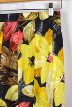 Load image into Gallery viewer, Floral Print Skirt