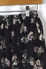Load image into Gallery viewer, Black Floral Print Skirt