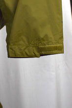 Load image into Gallery viewer, The North Faced Brand Rain Jacket