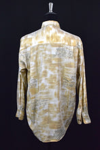 Load image into Gallery viewer, Building Sketch Print Shirt