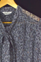 Load image into Gallery viewer, Eluzive Brand Blouse