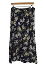 Load image into Gallery viewer, Parson Place Brand Floral Print Skirt