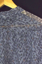 Load image into Gallery viewer, Eluzive Brand Blouse