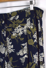 Load image into Gallery viewer, Parson Place Brand Floral Print Skirt