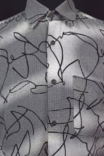 Load image into Gallery viewer, Black and White Abstract Print Shirt