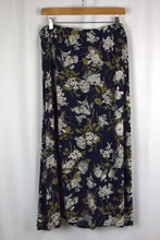 Load image into Gallery viewer, Parson Place Brand Floral Print Skirt