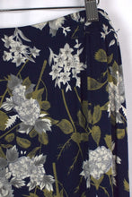 Load image into Gallery viewer, Parson Place Brand Floral Print Skirt