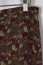 Load image into Gallery viewer, Floral Print Skirt