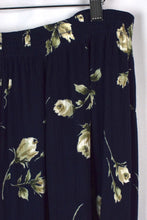 Load image into Gallery viewer, Navy Floral Print Skirt