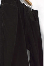 Load image into Gallery viewer, Eddie Bauer Brand Corduroy Pants