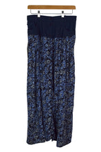 Load image into Gallery viewer, DEADSTOCK Pose brand Skirt