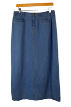 Load image into Gallery viewer, Liz Claiborne Brand Denim Skirt