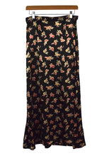 Load image into Gallery viewer, Floral Print Skirt