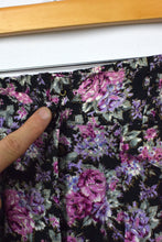 Load image into Gallery viewer, Rose Print Skirt