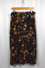 Load image into Gallery viewer, Floral Print Skirt
