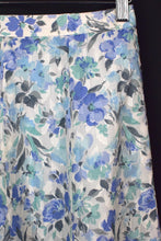Load image into Gallery viewer, Floral Print Skirt