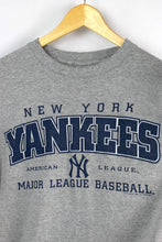 Load image into Gallery viewer, 2001 New York Yankees MLB T-shirt
