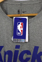 Load image into Gallery viewer, DEADSTOCK New York Knicks NBA T-Shirt