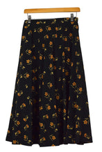 Load image into Gallery viewer, Floral Print Skirt