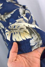 Load image into Gallery viewer, Leaf and Shell Print Shirt