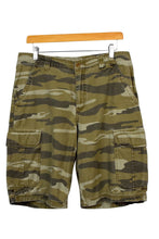 Load image into Gallery viewer, Camouflage Cargo Shorts
