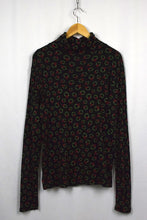 Load image into Gallery viewer, Christmas Wreath Turtle Neck