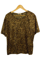 Load image into Gallery viewer, Giraffe Print Velvet Top