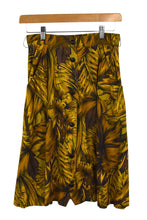 Load image into Gallery viewer, Leaf Print Skirt
