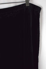 Load image into Gallery viewer, Black Floral Print Skirt