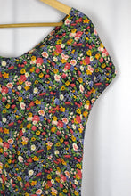 Load image into Gallery viewer, Sleeveless Floral Dress
