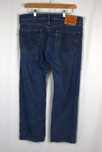 Load image into Gallery viewer, Levi Strauss Brand Jeans